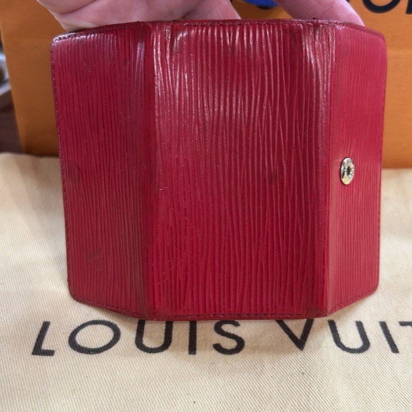 100% Authentic Louis Vuitton Red Epi Leather 4 Key Cles - Picture 7 of 11